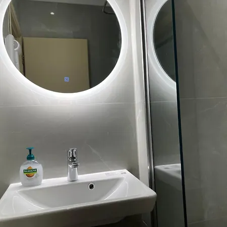 Relax מלון Gjirokastër