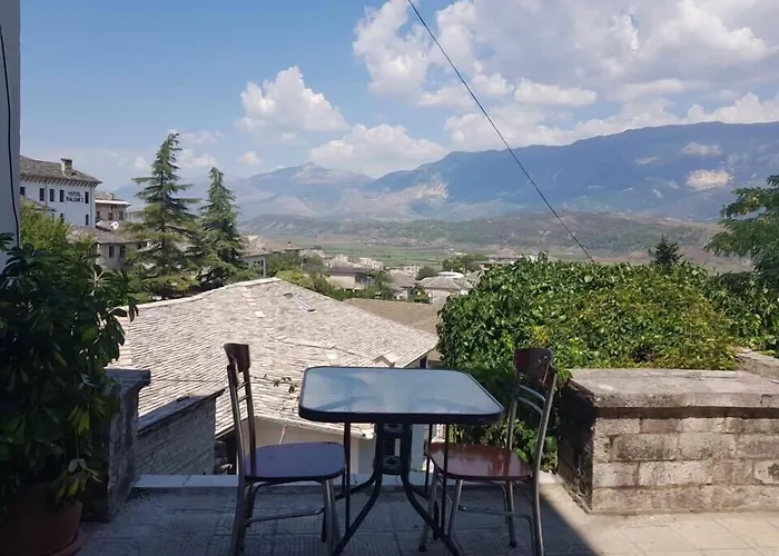 闲适酒店 3* Gjirokastër